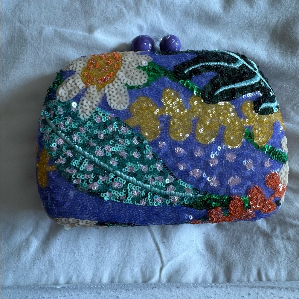 SHEIN Multicolor Sequin Clutch